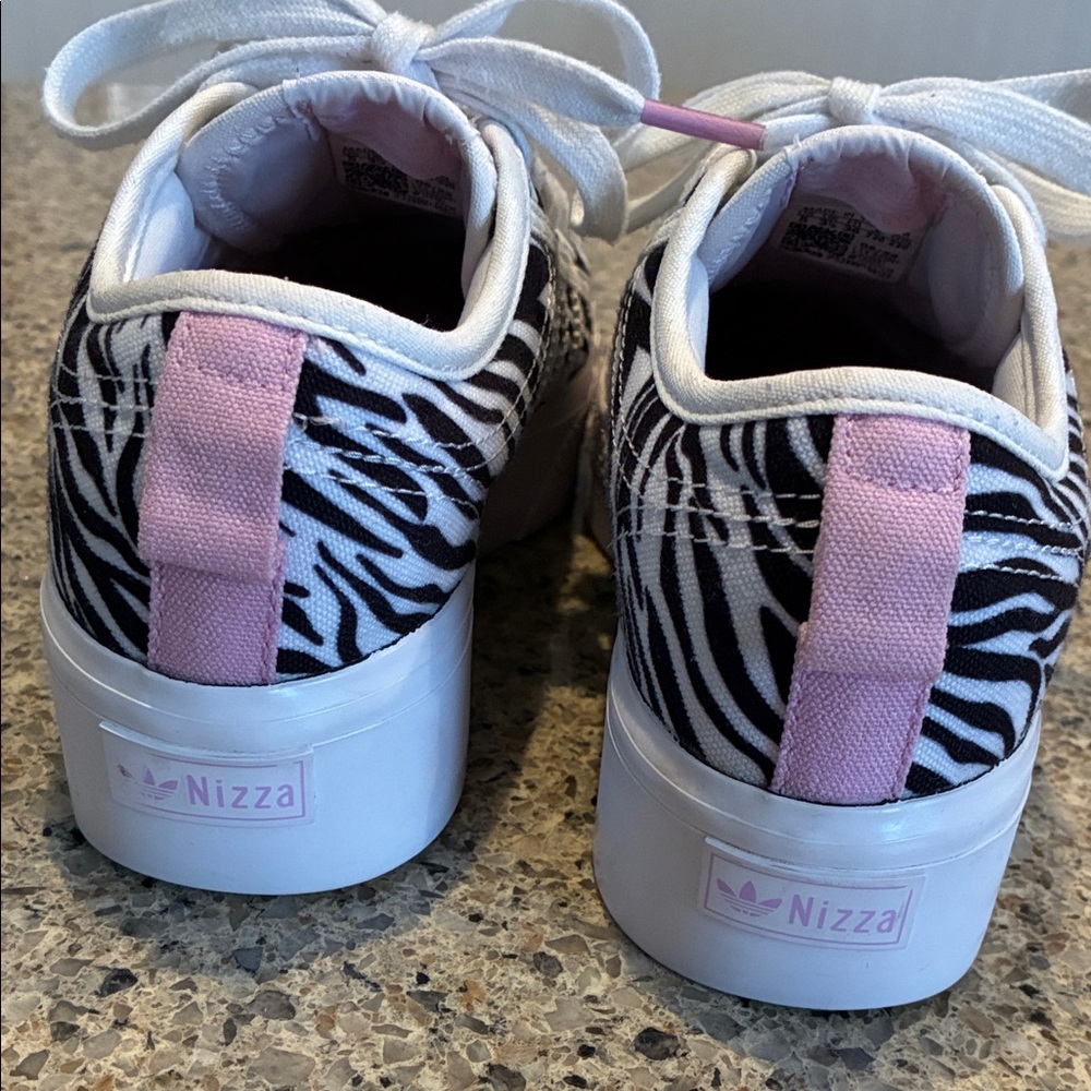 Girls Size 5 Adidas Nizza Platform Shoes Women's, Cloud White/Bliss Lilac/Core - Picture 6 of 12
